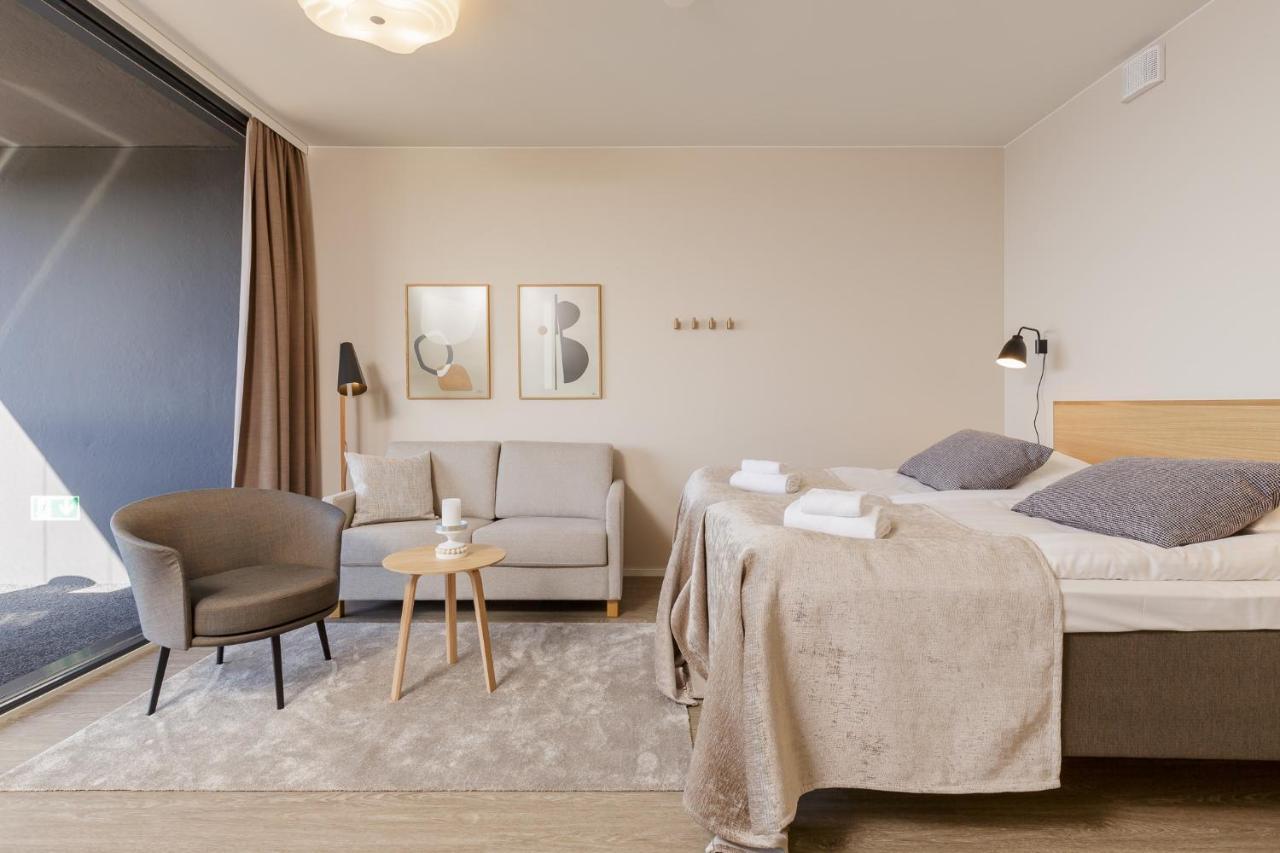 Marina Chalets Studios By Hiekka Booking - Sisaeltaeae Liinavaatteet Ja Loppusiivouksen Kalajoki Habitación foto
